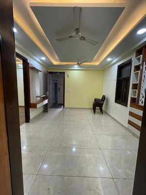 Parking in 4 BHK Builder Floor at Shyama Apartments Noida, Sector 49 – for Rent