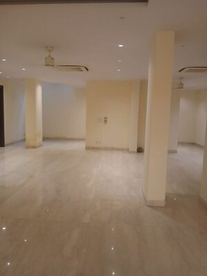 Room in 3 BHK Builder Floor at Jor Bagh – for Rent