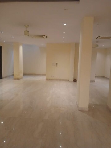 Room in 3 BHK Builder Floor at Jor Bagh – for Rent