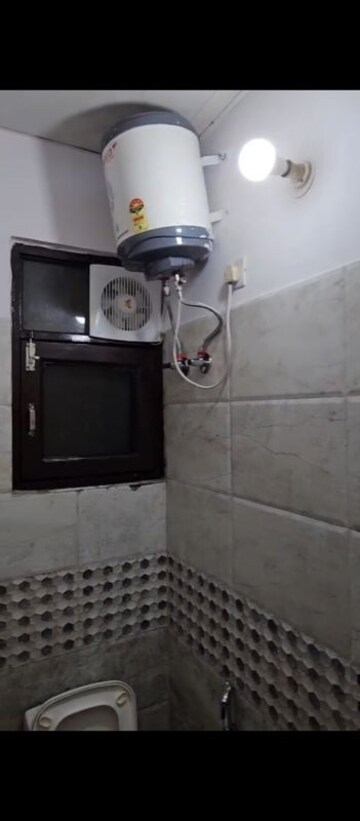 Bathroom in 1 BHK Builder Floor at Shakti Khand 2 – for Rent