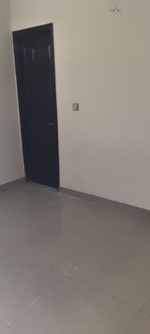 Room in 3 BHK Apartment at Ajnara Grace, Raj Nagar Extension – for Rent