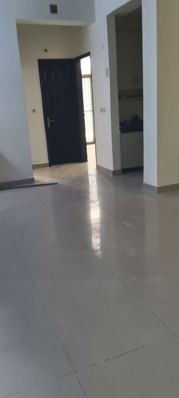 Room in 3 BHK Apartment at Ajnara Grace, Raj Nagar Extension – for Rent