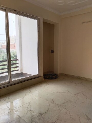 Room in 2 BHK Builder Floor at Jankipuram Extension – for Sale