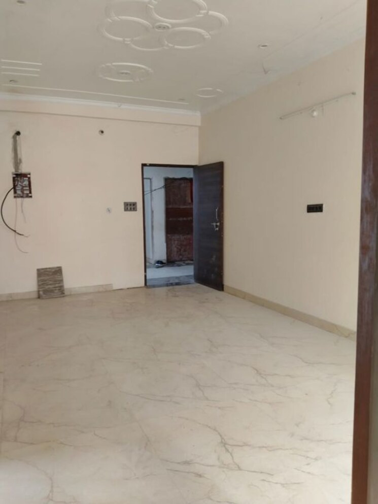 Room, jankipuram extension 2 Bedroom 1000 Sq.Ft. Builder Floor In Jankipuram Extension Lucknow 9776493