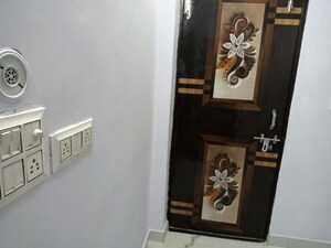 Furnished Amenities in 1 BHK Apartment at Sector 7 Dwarka – for Rent