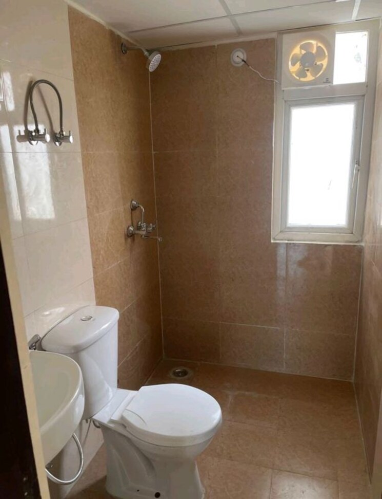 Bathroom, amrapali-heartbeat-city 3 Bedroom 1350 Sq.Ft. Apartment In Sector 107 Noida 9776654