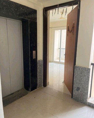 Room in 3 BHK Apartment at Amrapali Heartbeat City, Sector 107 – for Rent