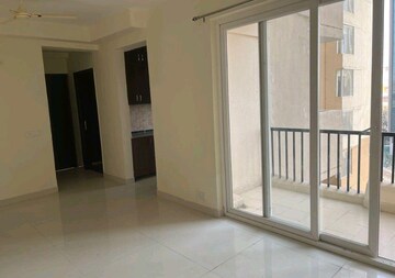 Room in 3 BHK Apartment at Amrapali Heartbeat City, Sector 107 – for Rent