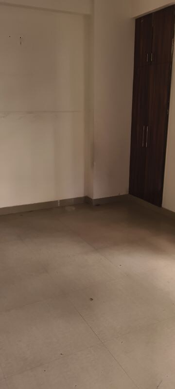 Room in 2 BHK Apartment at Shre Banke Bihari, Raj Nagar Extension – for Rent