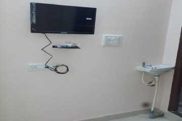 Furnished Amenities in Studio Builder Floor at Btm Layout 1 – for Rent