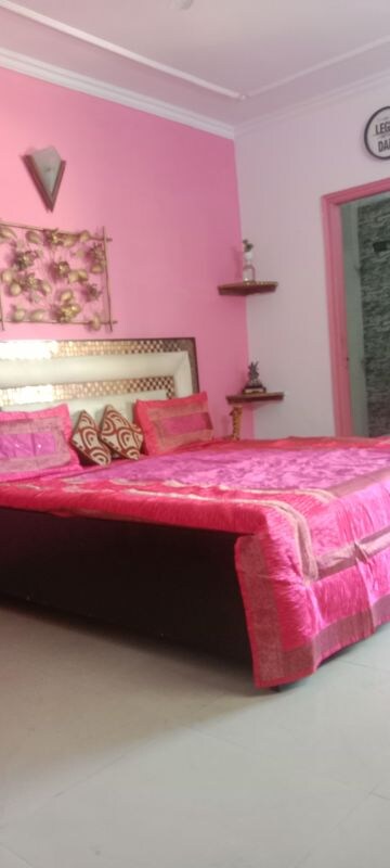 Bedroom in 3 BHK Builder Floor at Neb Sarai – for Rent