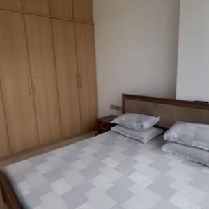 Room in 4 BHK Apartment at Rustomjee Crown, Gokhale Road – for Rent