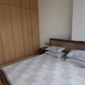 Room in 4 BHK Apartment at Rustomjee Crown, Gokhale Road – for Rent