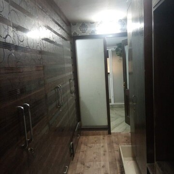 Building Lobby in 4 BHK Builder Floor at Sector 18 – for Sale