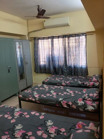 Bedroom in  Pg at Goregaon East – for Rent
