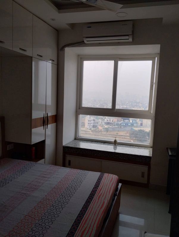 2.5 BHK + Study Room Apartment For Rent in RG Luxury Homes