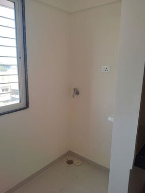 Room in 2 BHK Apartment at Rahul Sai Ramdas, Manjri Budruk – for Rent