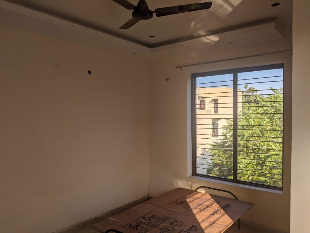 3.5 BHK + Servant Room Builder Floor For Rent in Sector 99A