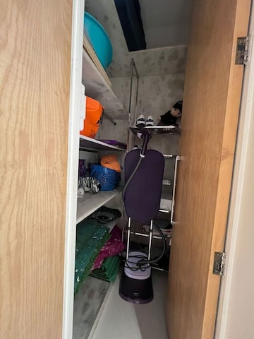 Furnished Amenities in 6 BHK Apartment at Highland Park Andheri West, Andheri West – for Rent