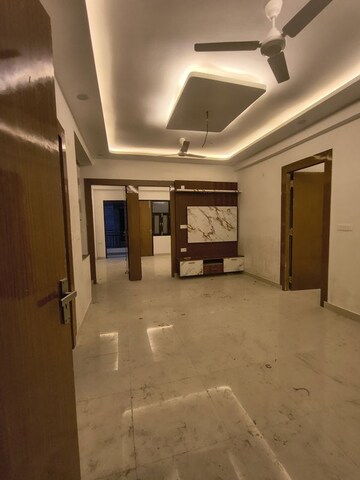 Living Room in 4 BHK Builder Floor at Sector 73 – for Sale