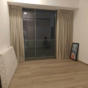Room in 4 BHK Apartment at Rustomjee Crown, Gokhale Road – for Rent