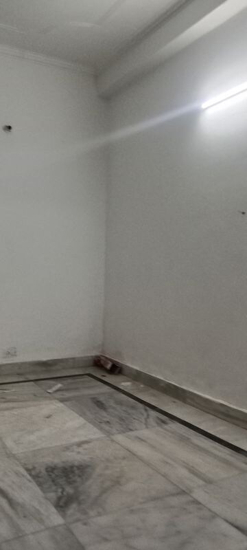 Room in 1 BHK Builder Floor at Neb Sarai – for Rent