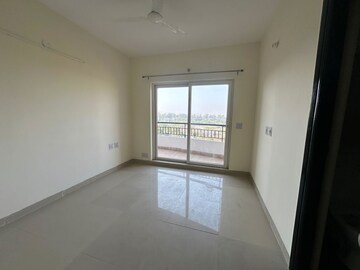 Room in 3 BHK Apartment at Ansal Crown Heights, Sector 80 – for Rent