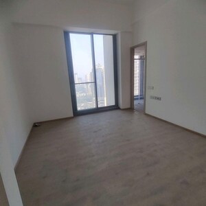 Room in 5 BHK Apartment at Rustomjee Crown, Gokhale Road – for Rent