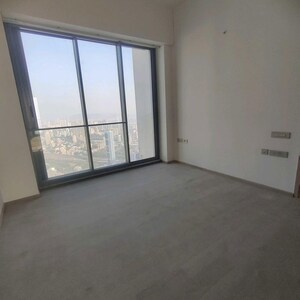 Room in 5 BHK Apartment at Rustomjee Crown, Gokhale Road – for Rent