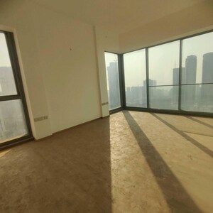 Room in 5 BHK Apartment at Rustomjee Crown, Gokhale Road – for Rent