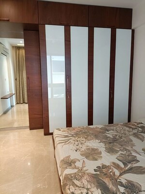 Room in 3 BHK Apartment at Vasant Kunj, Santacruz West – for Rent