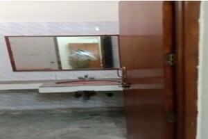 Furnished Amenities in 2 BHK Builder Floor at Vasant Enclave – for Rent
