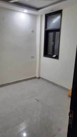 Room in 2 BHK Builder Floor at Kalkaji – for Rent