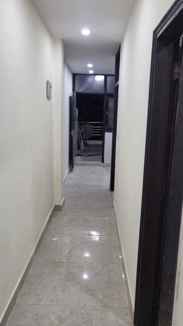 undefined, kalkaji 2 Bedroom 100 Sq.Yd. Builder Floor In Kalkaji Delhi 9778025