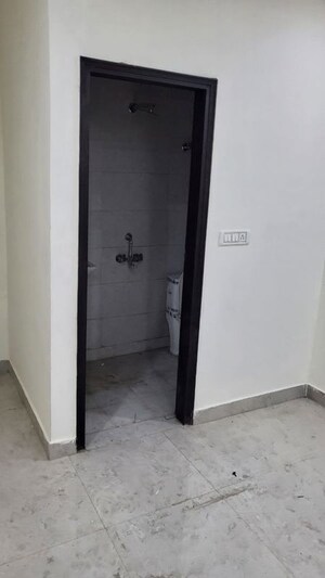 Room in 2 BHK Builder Floor at Kalkaji – for Rent