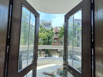 Swimming Pool in 3 BHK Builder Floor at Greater Kailash ii – for Rent