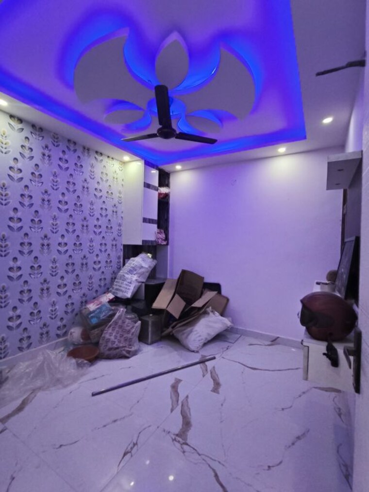 Team Area, vipin garden 3 Bedroom 105 Sq.Ft. Builder Floor In Vipin Garden Delhi 9778179