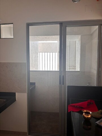 Room in 2 BHK Apartment at Kharadi Gaon – for Rent