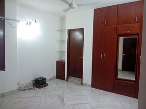 Room in 3 BHK Builder Floor at Greater Kailash ii – for Rent