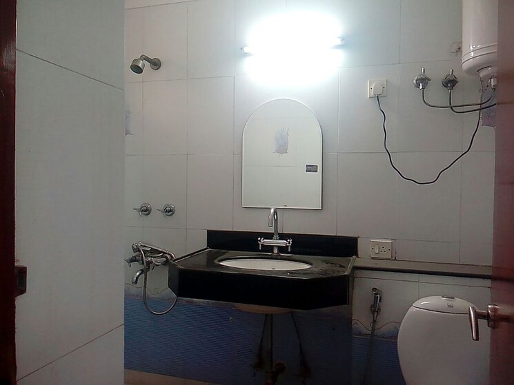 Bathroom, greater kailash ii 3 Bedroom 2000 Sq.Ft. Builder Floor In Greater Kailash ii Delhi 9778275