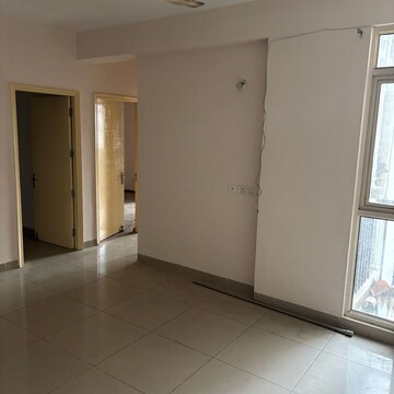 Room in 3 BHK Apartment at Wave Executive Floors, Wave City – for Sale