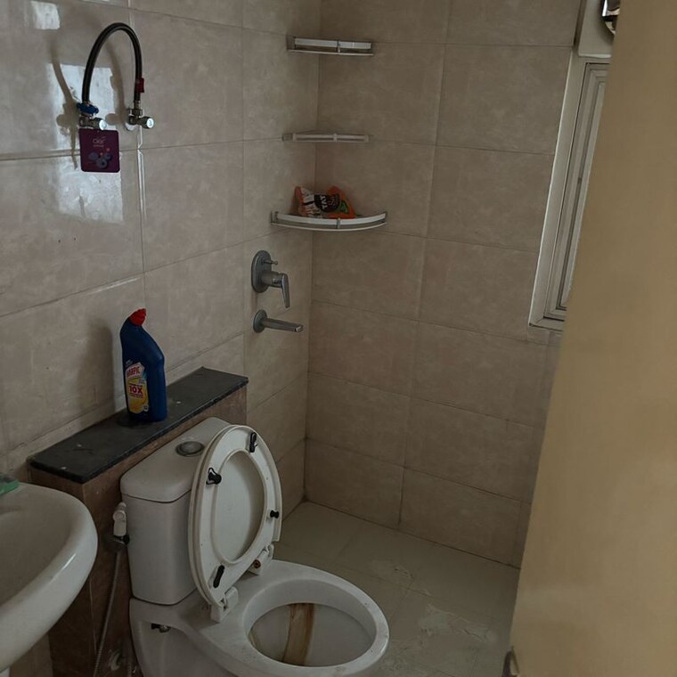 Bathroom, wave-executive-floors 3 Bedroom 1130 Sq.Ft. Apartment In Wave City Ghaziabad 9778292