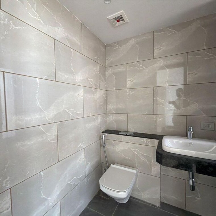 Bathroom, rustomjee-crown 4 Bedroom 2460 Sq.Ft. Apartment In Gokhale Road Mumbai 9778304