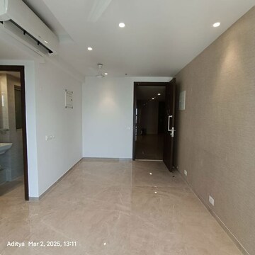 Room in 1 BHK Apartment at Hiranandani Regent Hill, Powai – for Rent