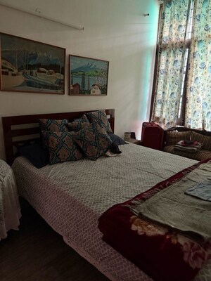 Bedroom in 1 BHK Independent House at Dlf City Phase 3 – for Rent