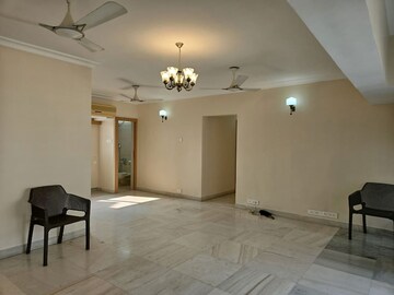 Room in 3 BHK Apartment at Chaitanya Tower, Prabhadevi – for Rent