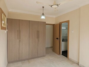 Room in 3 BHK Apartment at Chaitanya Tower, Prabhadevi – for Rent
