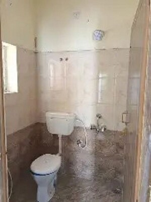 Bathroom in 2 BHK Apartment at Phoolbagan – for Rent