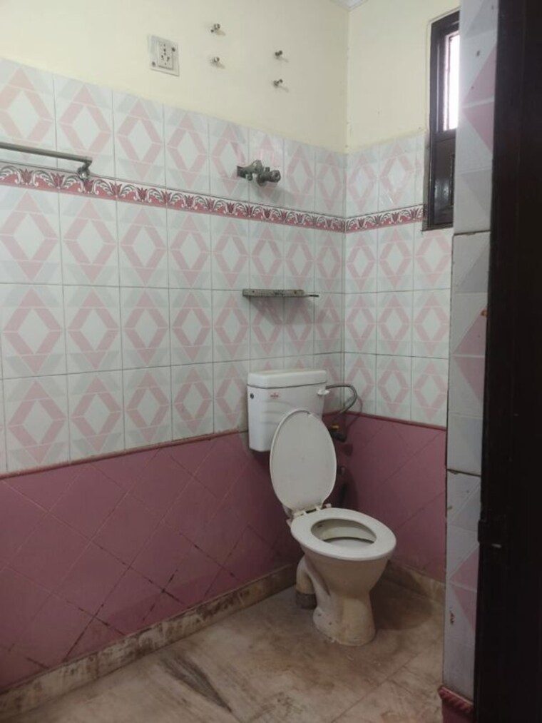 Bathroom, gyan khand iii 2 Bedroom 850 Sq.Ft. Builder Floor In Gyan Khand Iii Ghaziabad 9778703
