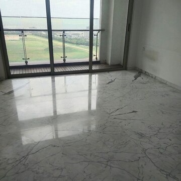 Room in 4 BHK Apartment at Lodha Bellissimo, Arthur rd – for Rent